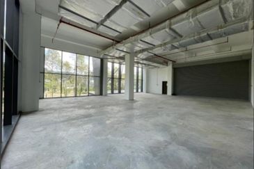 The Bousteador, Mutiara Damansara