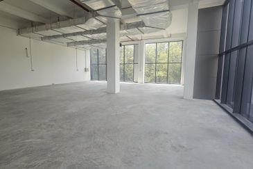 The Bousteador, Mutiara Damansara