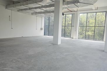 The Bousteador, Mutiara Damansara