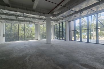 The Bousteador, Mutiara Damansara