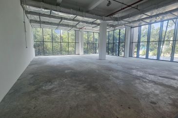 The Bousteador, Mutiara Damansara