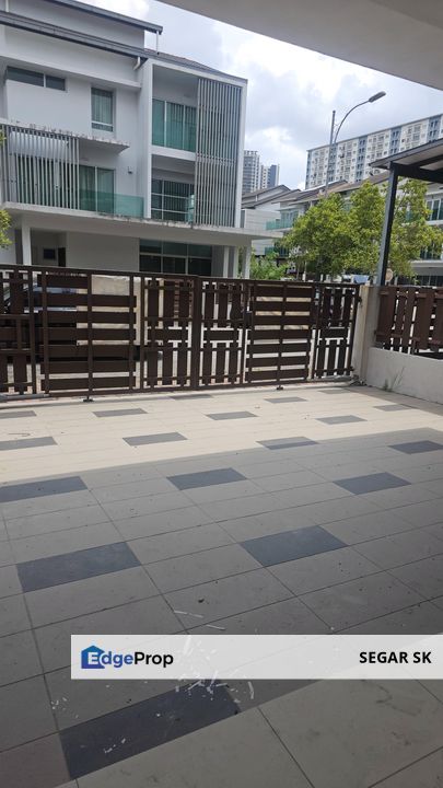 Kajang - 3 Storey Semi-D - Gate Guarded , Selangor, Kajang