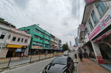 Rare Jalan Sungai Besi Pudu Freehold 4 Storey End Lot Shop Office With Lift For Sale