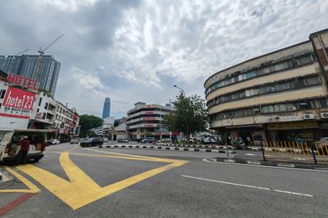 Rare Jalan Sungai Besi Pudu Freehold 4 Storey End Lot Shop Office With Lift For Sale