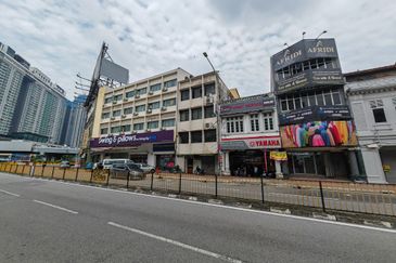 Rare Jalan Sungai Besi Pudu Freehold 4 Storey End Lot Shop Office With Lift For Sale