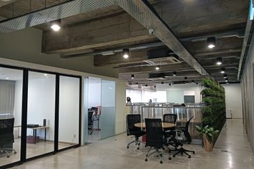 Rare Jalan Sungai Besi Pudu Freehold 4 Storey End Lot Shop Office With Lift For Sale