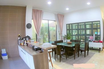 Kristal Court, Seksyen 7