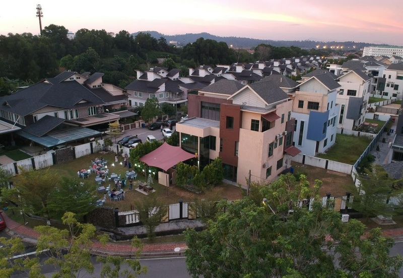 Kristal Court, Seksyen 7