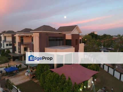 Huge Bungalow with pool Kristal court Seksyen 7 Shah Alam, Selangor, Shah Alam