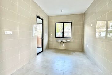 Isle of Botanica, Setia Eco Glades