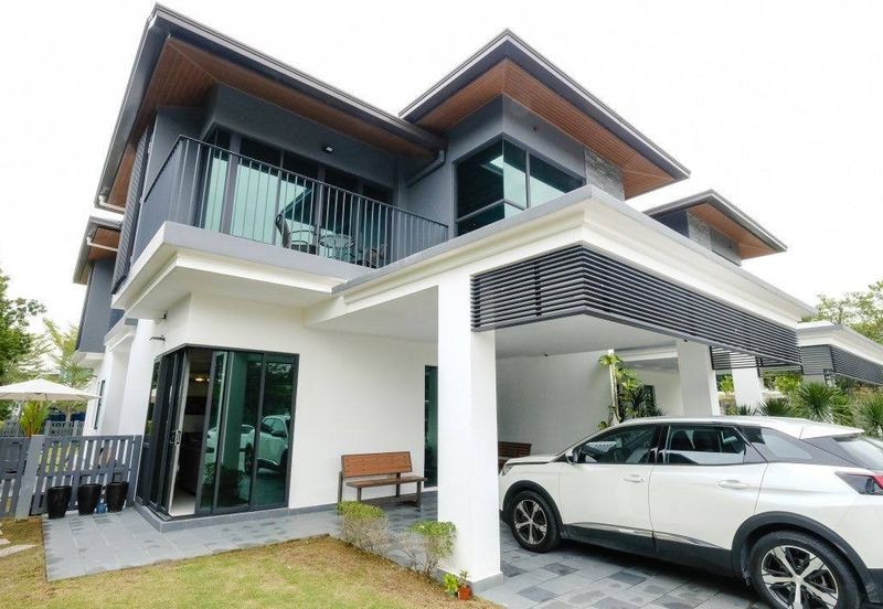 Reef Of Tropics, Setia Eco Glades