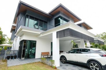 Reef Of Tropics, Setia Eco Glades