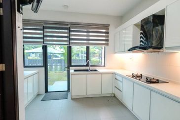 Reef Of Tropics, Setia Eco Glades