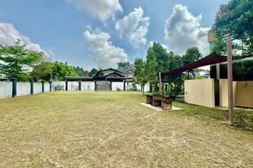 Kristal Court, Seksyen 7