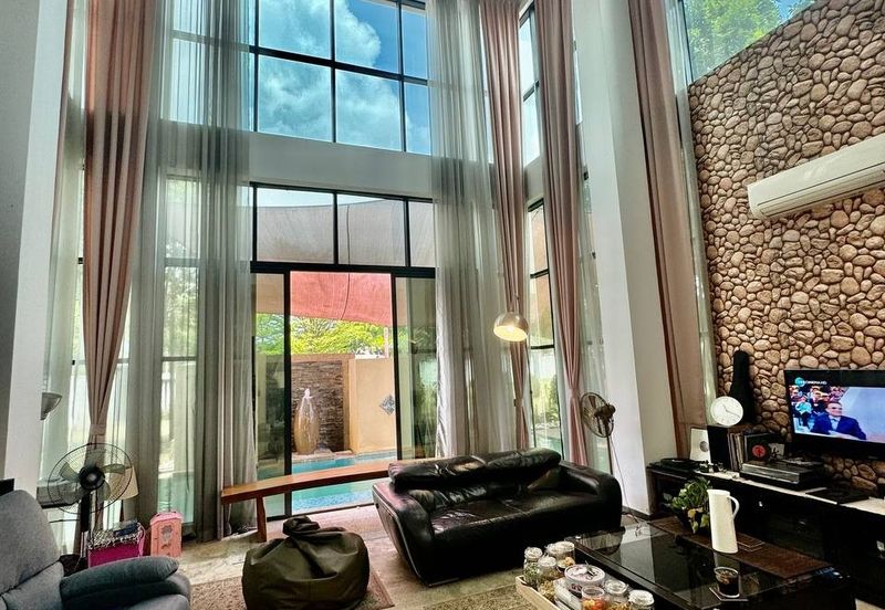 Kristal Court, Seksyen 7