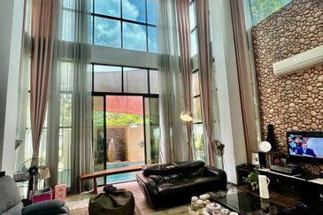 Kristal Court, Seksyen 7