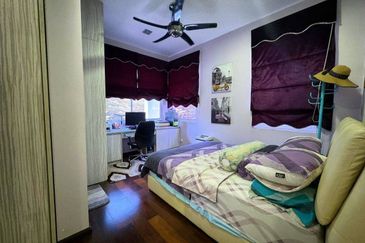 HUGE & SPACIOUS Semi D Jacaranda Garden Residence Cyberjaya 