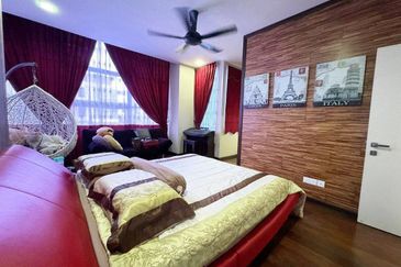 HUGE & SPACIOUS Semi D Jacaranda Garden Residence Cyberjaya 