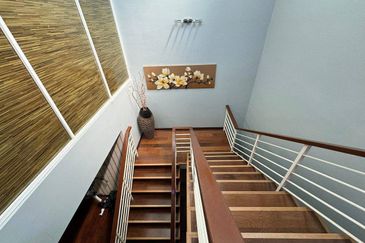 HUGE & SPACIOUS Semi D Jacaranda Garden Residence Cyberjaya 