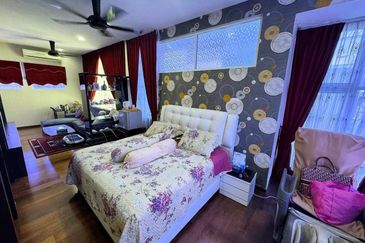 HUGE & SPACIOUS Semi D Jacaranda Garden Residence Cyberjaya 