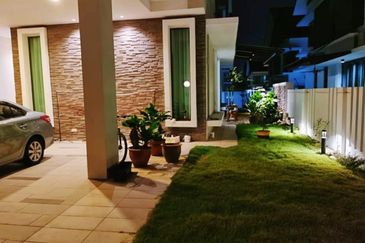 Lukisan @ Alam Impian