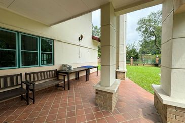 For Sale CORNER HUGE EXTRA LAND Semi D Jalan Kubah Bukit Jelutong 