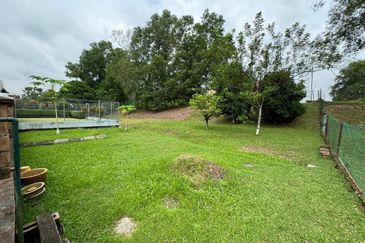 For Sale CORNER HUGE EXTRA LAND Semi D Jalan Kubah Bukit Jelutong 