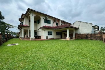 For Sale CORNER HUGE EXTRA LAND Semi D Jalan Kubah Bukit Jelutong 