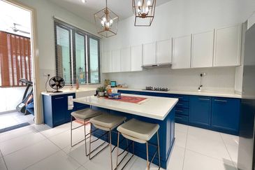 Lukisan @ Alam Impian