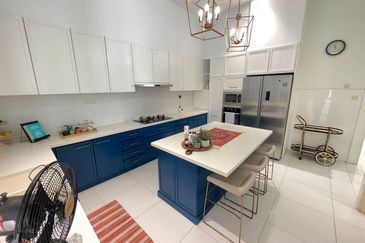 Lukisan @ Alam Impian