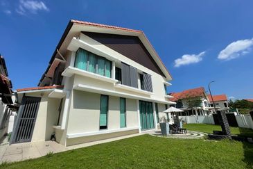 Lukisan @ Alam Impian