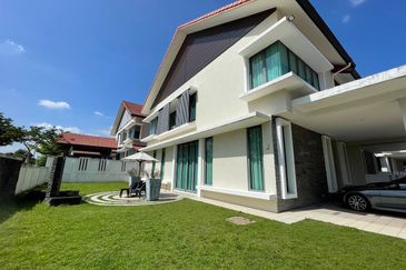 Lukisan @ Alam Impian