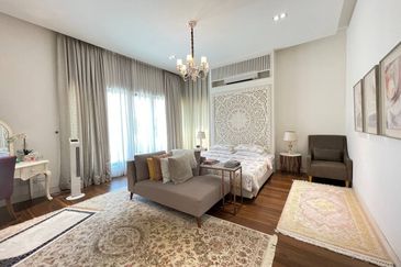 Lukisan @ Alam Impian