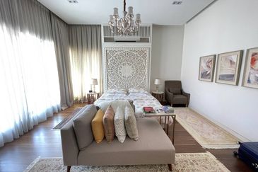 Lukisan @ Alam Impian