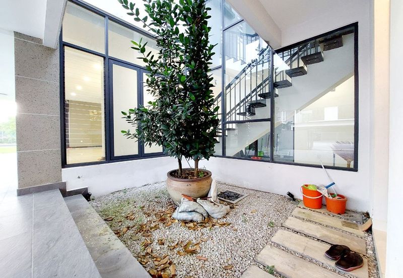 Tiana Elmina Gardens