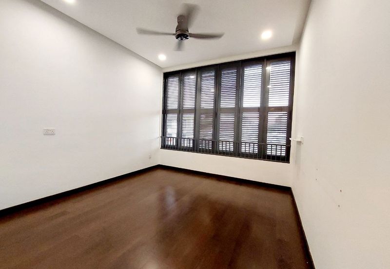 Tiana Elmina Gardens