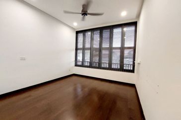 Tiana Elmina Gardens