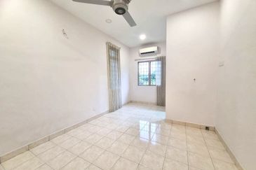 Jalan Paladium Tiga 7/33C 