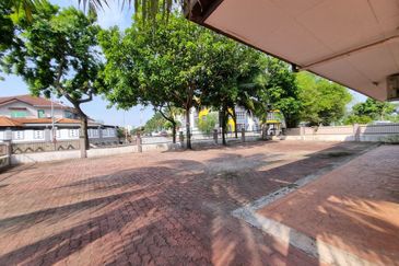 Jalan Paladium Tiga 7/33C 