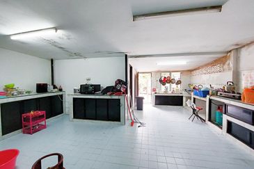 Taman Lembah Keramat AU5