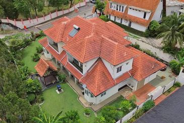 Jalan Paladium Tiga 7/33C 