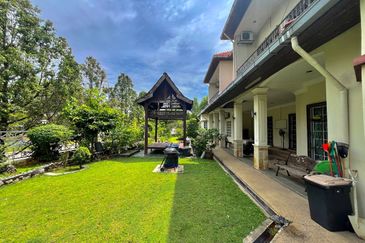 Jalan Paladium Tiga 7/33C 