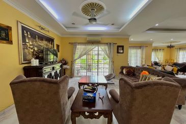 Jalan Paladium Tiga 7/33C 