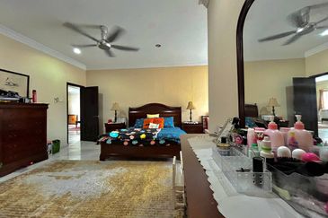 Jalan Paladium Tiga 7/33C 