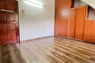 Bandar Menjalara (Desa Seri Mahkota)