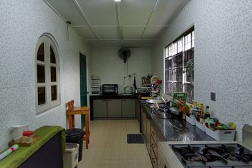 Jalan Tengku Ampuan Zabedah E 9/E