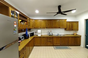 Jalan Tengku Ampuan Zabedah E 9/E