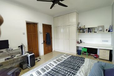 Jalan Tengku Ampuan Zabedah E 9/E