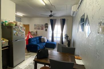 Residensi Warnasari 1