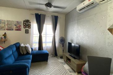 Residensi Warnasari 1